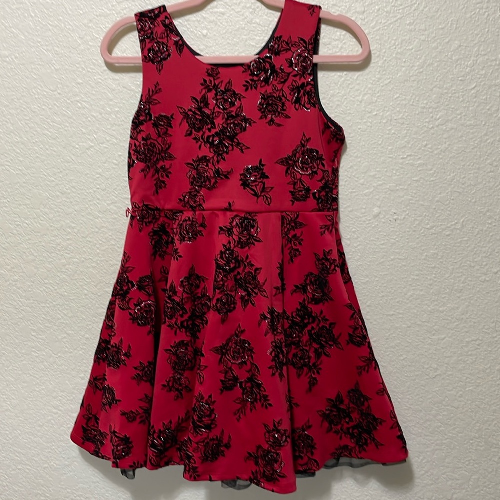 Knitworks Girls Red And Black Floral Party Dress. Very Good Condition. Size 14.